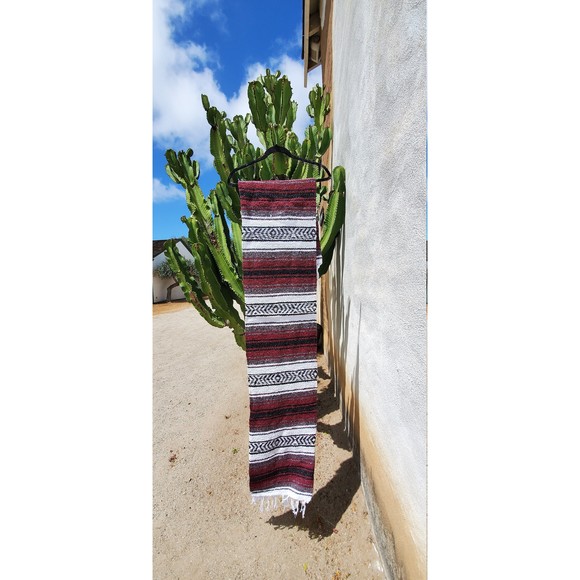 Burgundy color mexican blanket warm and thick falsa blanket beach blanket - Picture 2 of 4